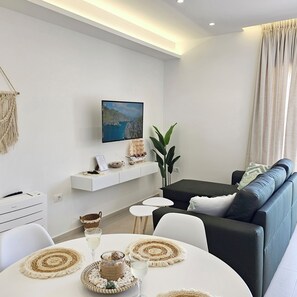 Deluxe Quadruple Room, Balcony, Sea View | Private kitchen - Ares Beachfront Luxury Rooms (Sarande)