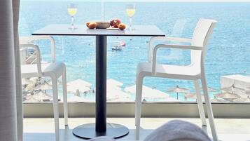 Soundproofing, free WiFi