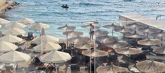 Ares Beachfront Luxury Rooms