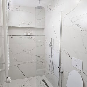Deluxe Triple Room, Sea View | Bathroom - Ares Beachfront Luxury Rooms (Sarande)