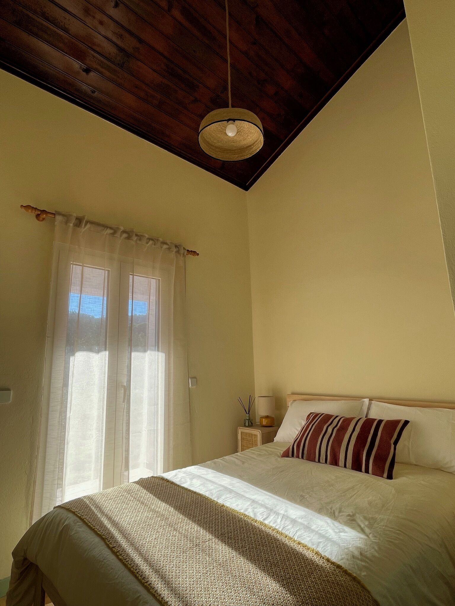 3 bedrooms, iron/ironing board, travel crib, free WiFi