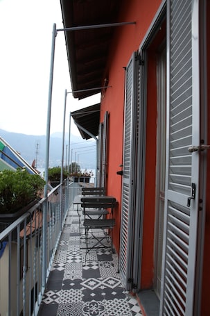 Exterior. Il Gatto e La Volpe Foresteria