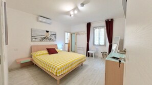 Comfort Double Room | Free WiFi - Il Gatto e La Volpe Foresteria (Lierna)