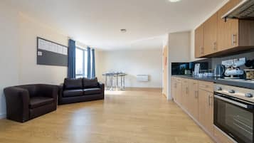 Single Room, Non Smoking | Shared kitchen