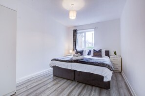2 Schlafzimmer, Schreibtisch, WLAN, Bettwäsche