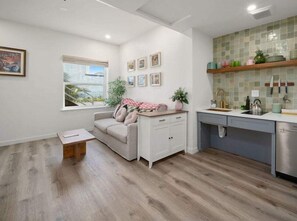 Interior - Deluxe Downtown View Suite at Pismo Beach Club (Pismo Beach)