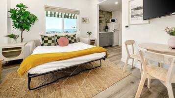 1 sovrum, skrivbord, wi-fi och sängkläder