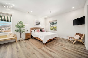 1 bedroom, desk, WiFi, bed sheets