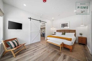 1 bedroom, desk, WiFi, bed sheets