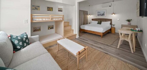 1 bedroom, desk, WiFi, bed sheets - Deluxe Bunkbed Suite at Pismo Beach Club (Pismo Beach)