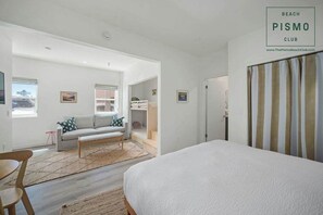 1 Schlafzimmer, Schreibtisch, WLAN, Bettwäsche