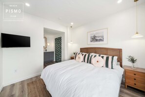 1 bedroom, desk, WiFi, bed sheets