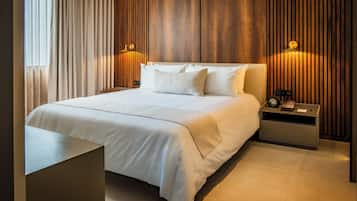 Executive Room, 1 King Bed | 1 bedroom, premium bedding, minibar, in-room safe