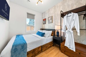 3 bedrooms, desk, iron/ironing board, free WiFi