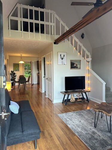 Relaxing 1 bedroom chalet 20 mins to Downtown Knoxville/University of Tennessee