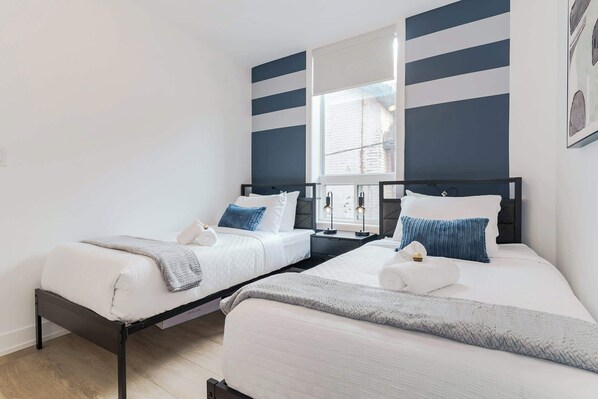 3 Schlafzimmer, Schreibtisch, Bügeleisen/Bügelbrett, WLAN