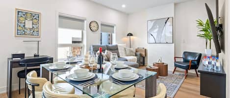 スマートテレビ、書斎 / ワークスペース