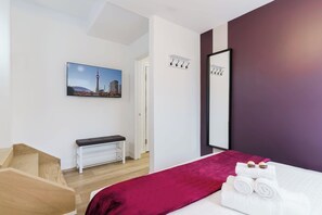 3 bedrooms, desk, iron/ironing board, WiFi