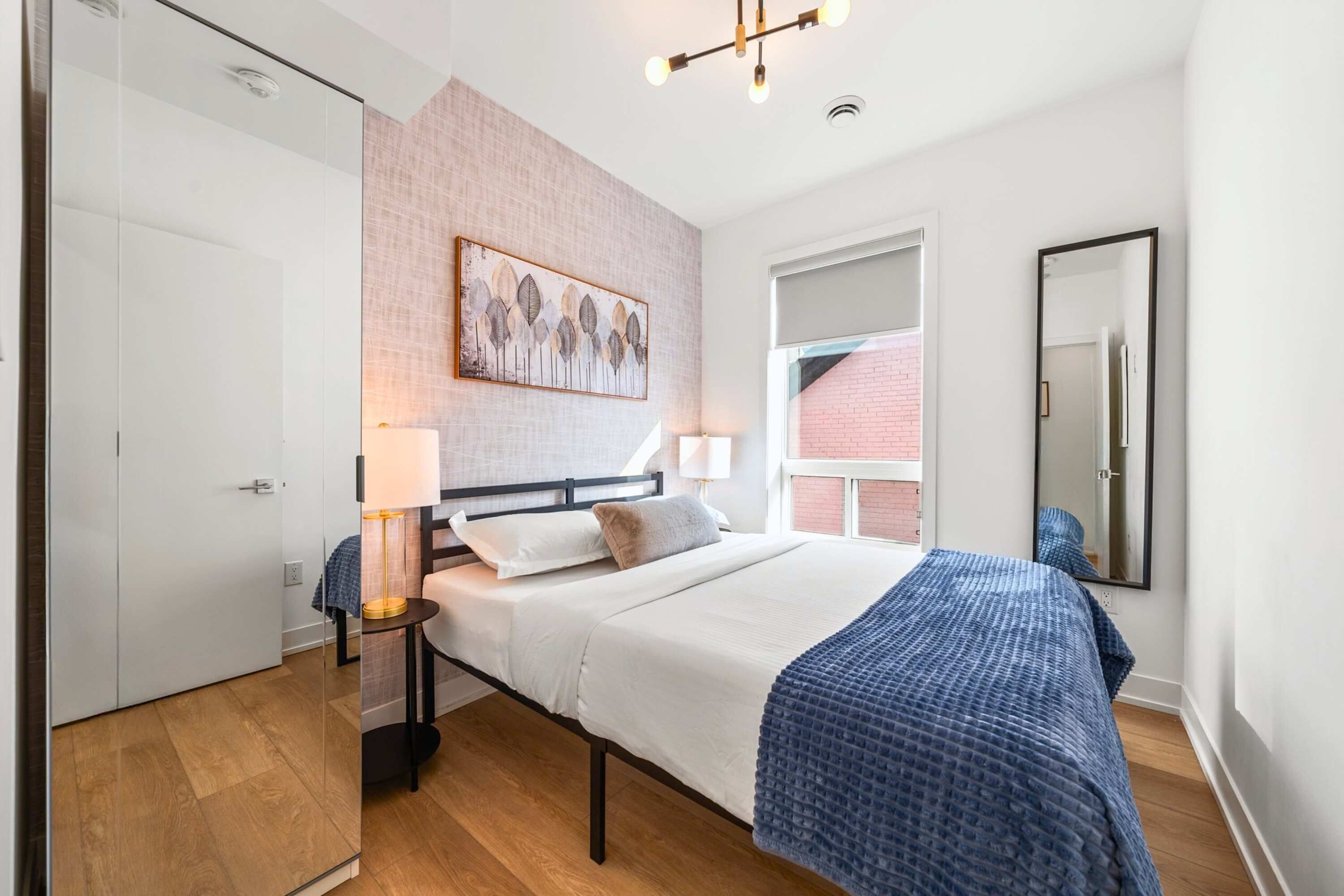 3 soverom, skrivebord, strykejern/-brett og wi-fi (inkludert)