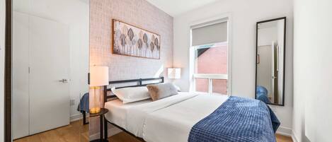 3 bedrooms, desk, iron/ironing board, free WiFi