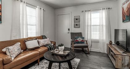 Cozy 1-bedroom apartment equipped with Wifi, a block away from Main st. Borger