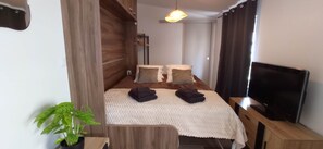 1 bedroom, iron/ironing board, free WiFi