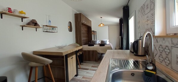 1 bedroom, iron/ironing board, free WiFi