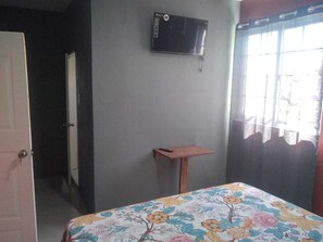 1 chambre, fer et planche à repasser, Wi-Fi, literie fournie