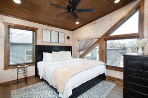 3 多间卧室、熨斗/熨衣板、免费 WiFi 、床单