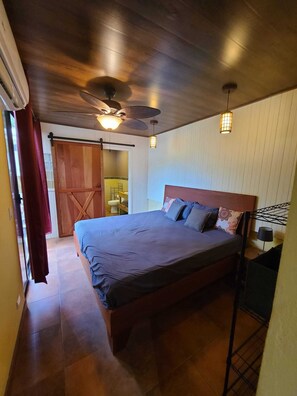 5 bedrooms, free WiFi, bed sheets