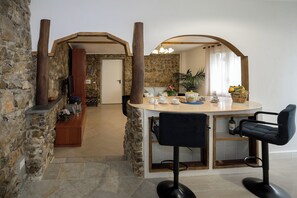 House, 2 Bedrooms | Living area | 32-inch flat-screen TV with digital channels