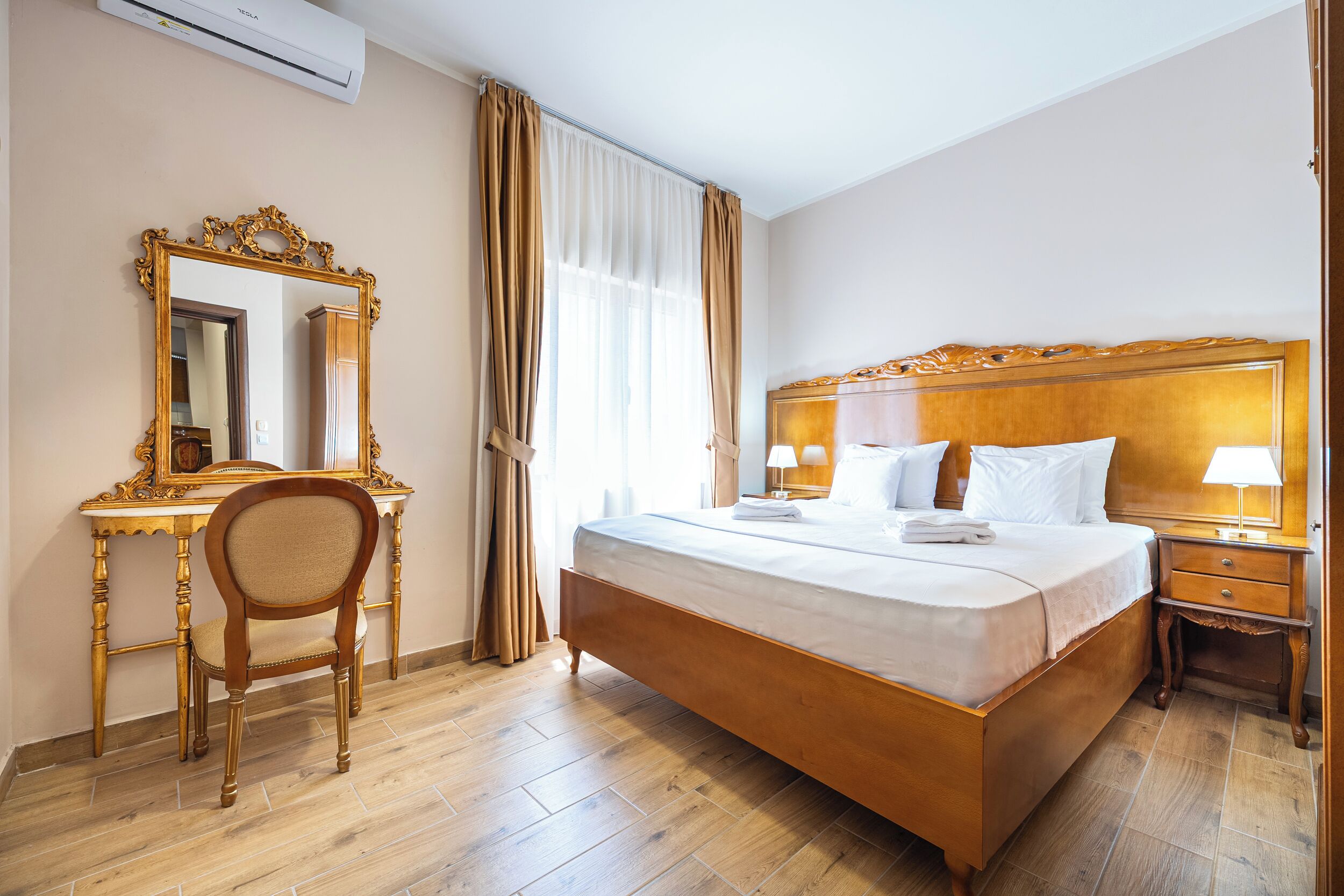 Deluxe One Bedroom Apartment | Premium bedding, in-room safe, iron/ironing board, free WiFi