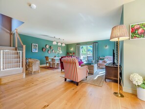 TV - 4 bedroom accommodation in Pendoggett, near Port Isaac (Pendoggett, near Port Isaac)