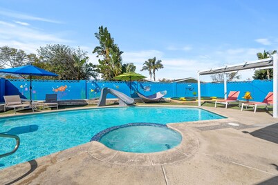Disney Escape: Heated Pool, Arcade, Karaoke, and More!