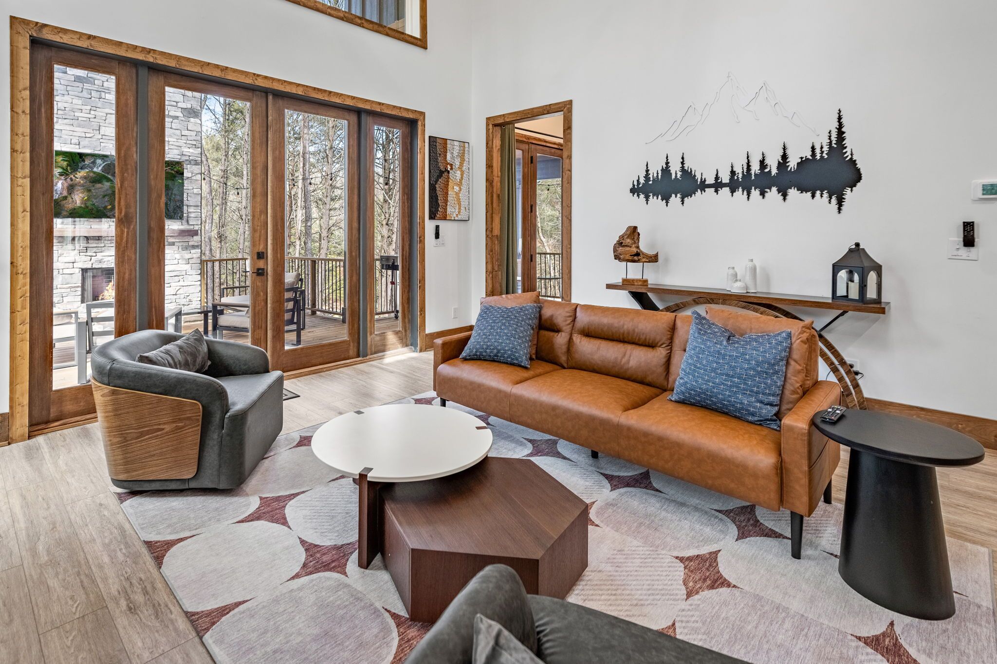 智能电视、壁炉、电子游戏