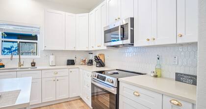 Urban Delight 4BR 3BA Near City Center