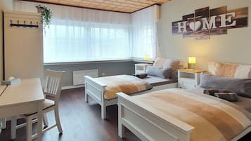 5 Schlafzimmer, Bügeleisen/Bügelbrett, WLAN, Bettwäsche