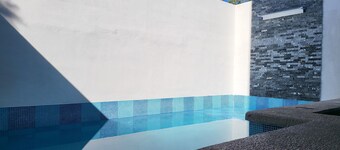 APARTMENT WITH PRIVATE POOL, GARDEN AND BAR