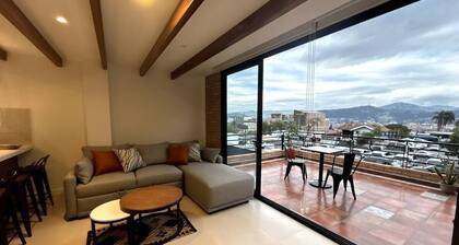 Modern 2-Bedroom Apartment with Breathtaking Views