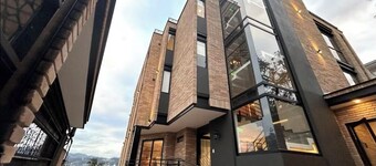 Modern 2-Bedroom Apartment with Breathtaking Views