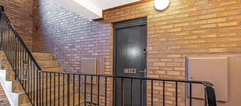 Super Prime Abbey + Free Parking by Three Bridges Apartments