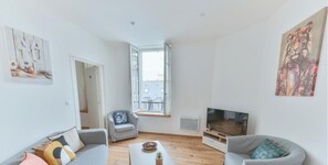 Smart TV, books, offices - In the heart of Pau - Parking included - 4 Suites (10P) (Pau)