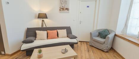 Smart TV, books, offices