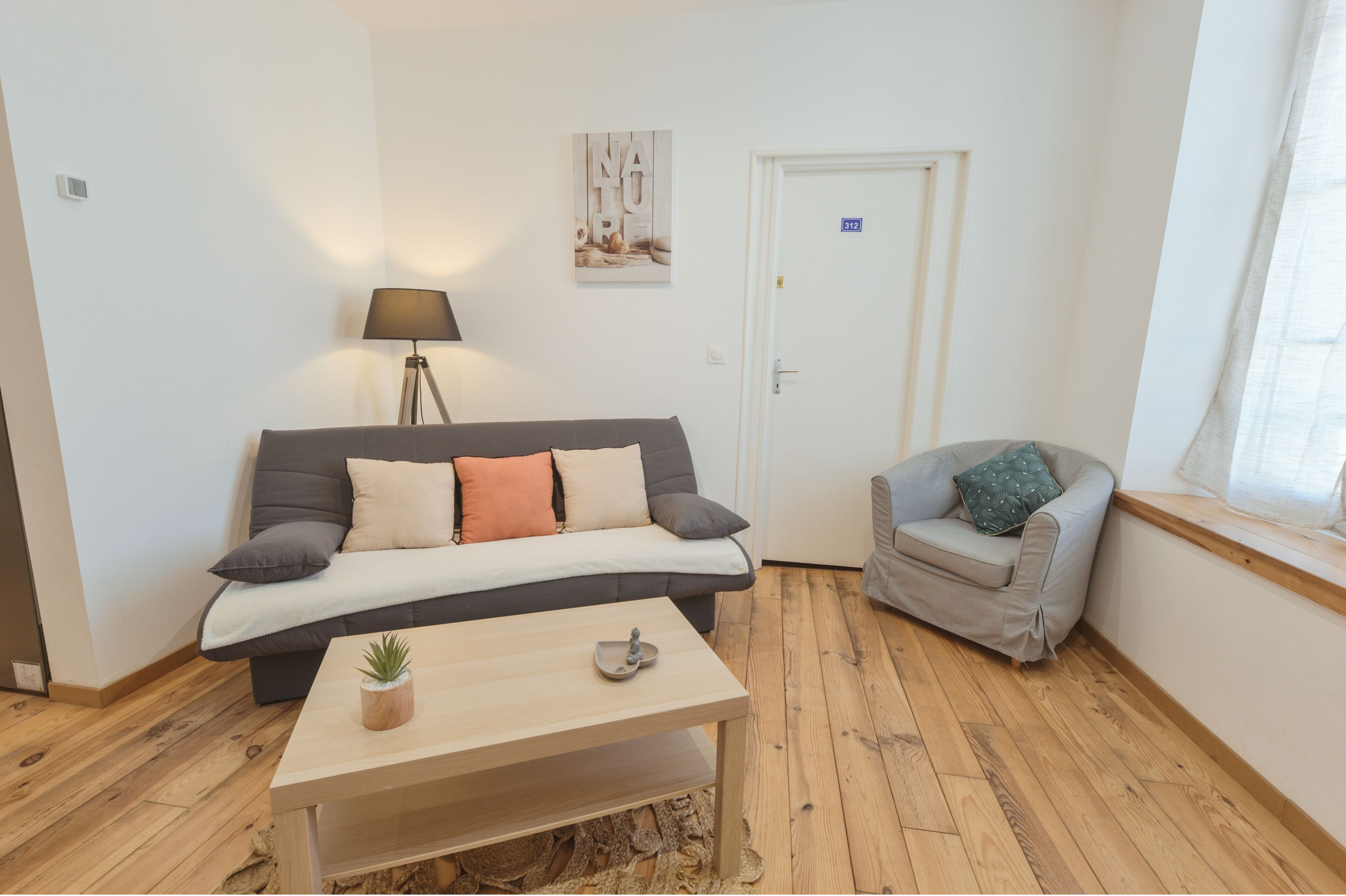 Smart TV, books, offices