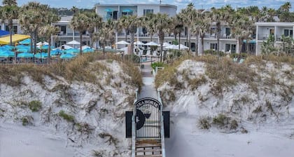 Family Seaside Haven: 3 Comfortable Rooms | Outdoor Pool | Pet-Friendly