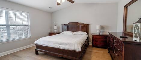 3 soveværelser, skrivebord, gratis Wi-Fi, sengetøj