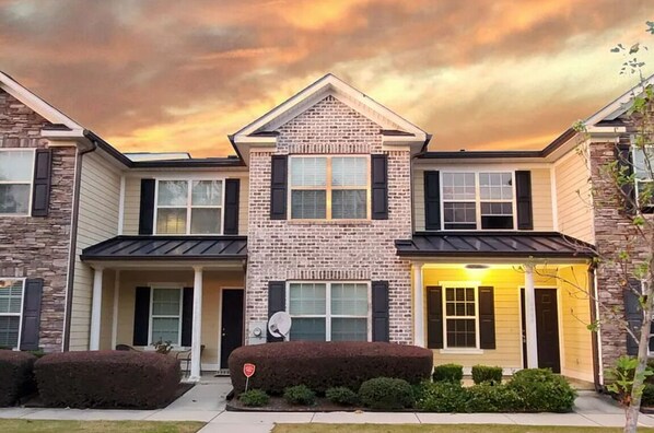 Exterior - 3 BR/3 BA Cozy Townhome - 3 Miles from the Masters (Augusta)