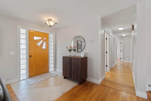 Spacious Keuka Lake Gem, BBQ, Firepit, Gameroom