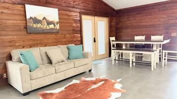 Smart TV, table tennis