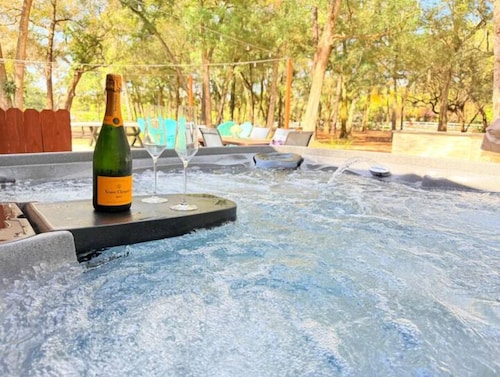 Cabin Near Disney & Beach-Spa, Firepit & More! 3Bed+2Bath